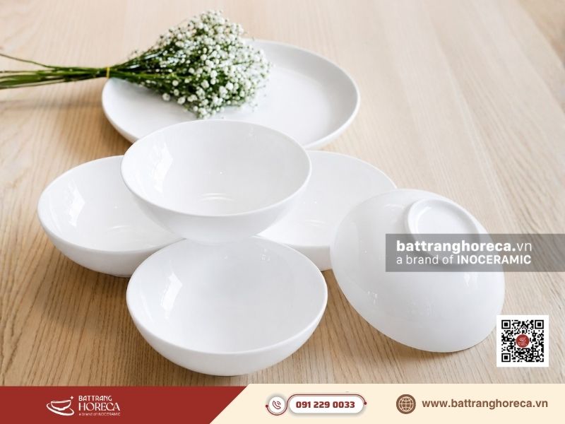 Chén nước chấm nhỏ lòng nông chứa gia vị hoặc nước sốt đi kèm - Bát Tràng Horeca Chén nước chấm nhỏ lòng nông chứa gia vị hoặc nước sốt đi kèm