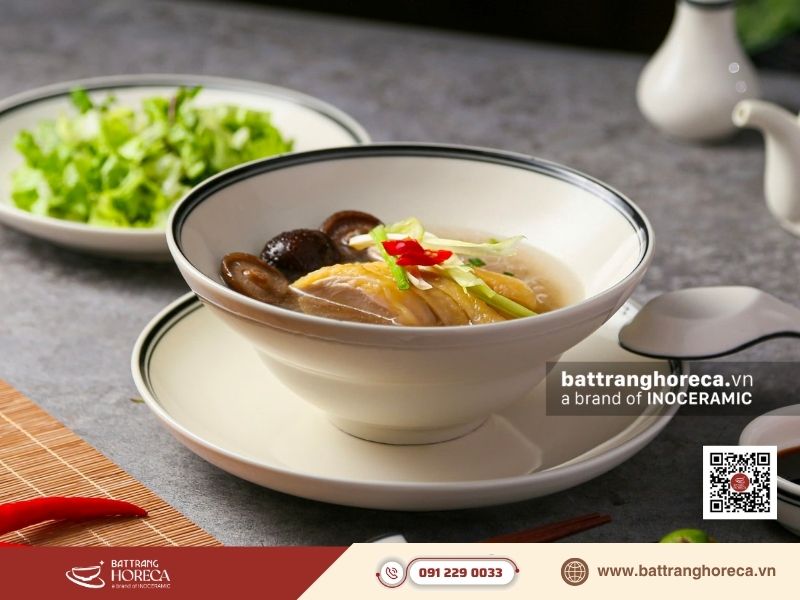 Tô miệng loe chuyên dụng giúp tạo cảm giác đầy đặn cho các món bún phở - Bát Tràng Horeca Tô miệng loe chuyên dụng giúp tạo cảm giác đầy đặn cho các món bún phở